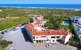 Praia Da Lota Resort - Beachfront Hotel